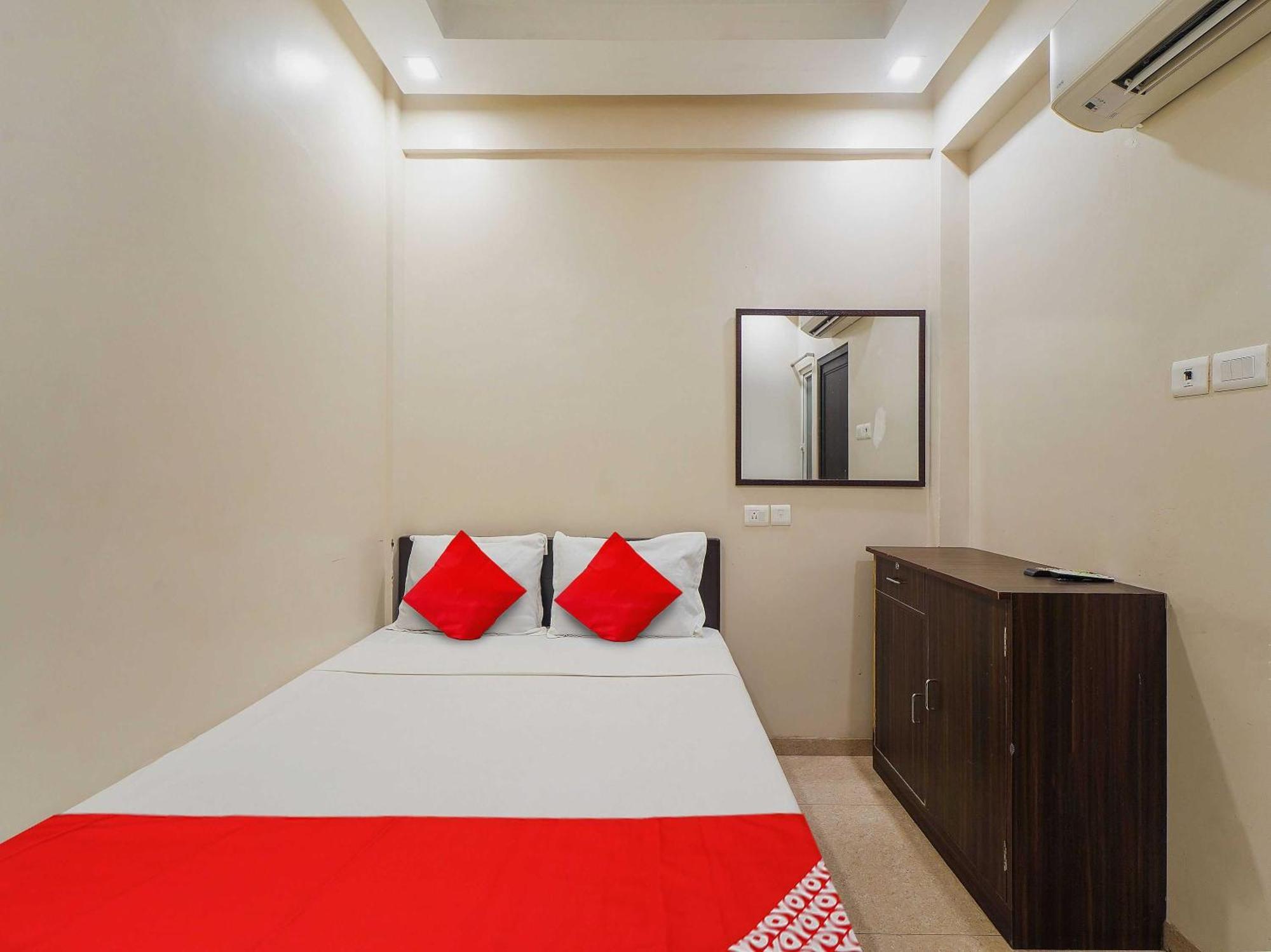 Hotel O Saravana'S Park Csennai Kültér fotó