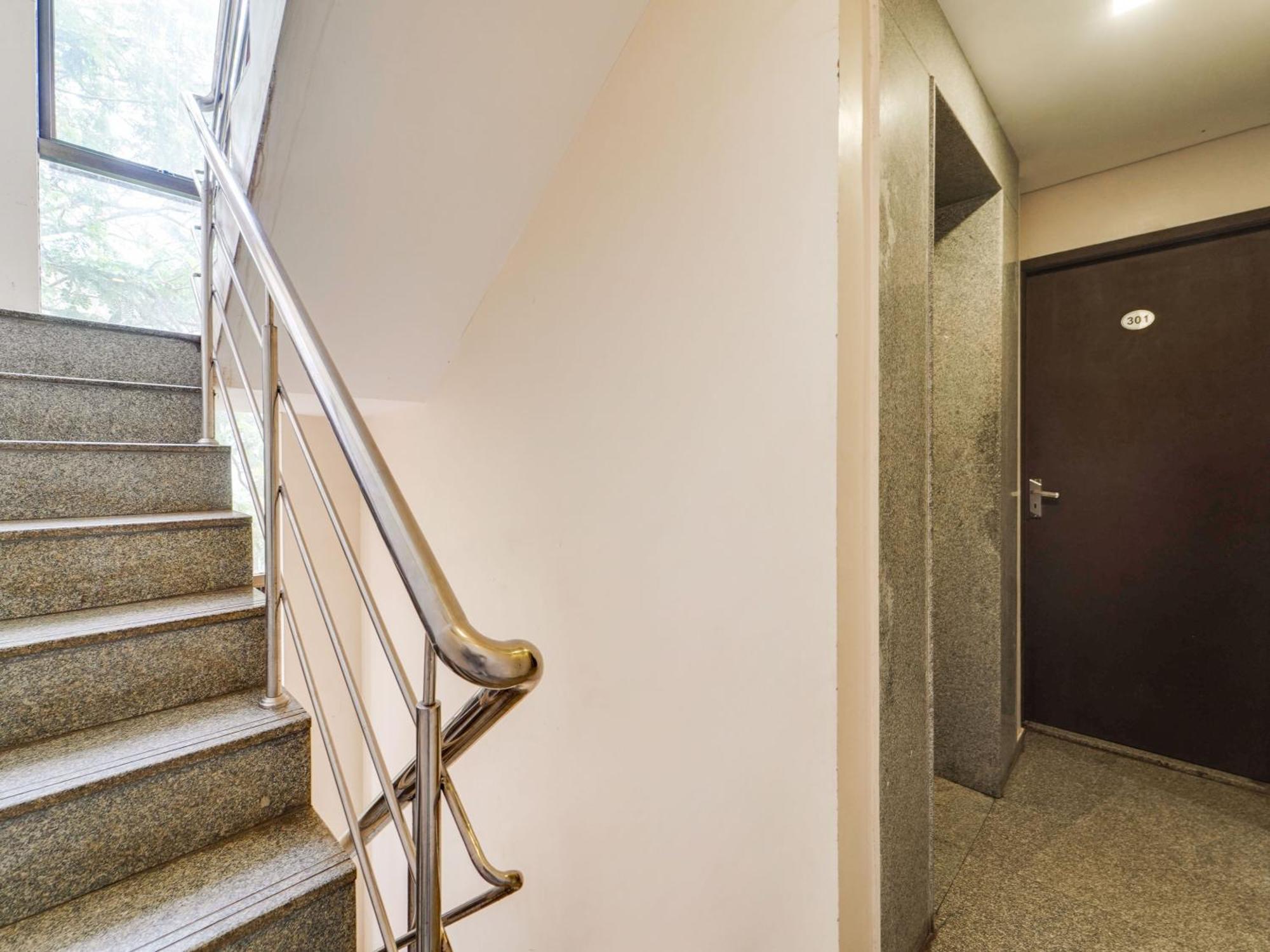 Hotel O Saravana'S Park Csennai Kültér fotó